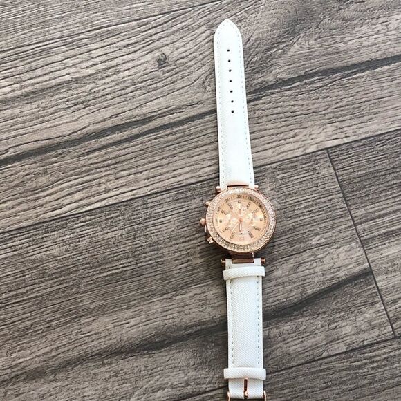 2/$20 Snake skin embossed White/gold dazzle watch - Picture 3 of 6